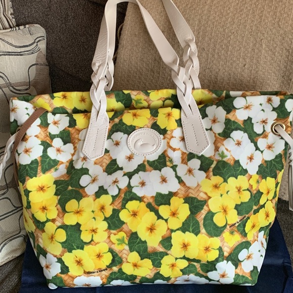 Authentic DOONEY & BOURKE Daisies floral Canvas/leather snap closure tote - Picture 3 of 16